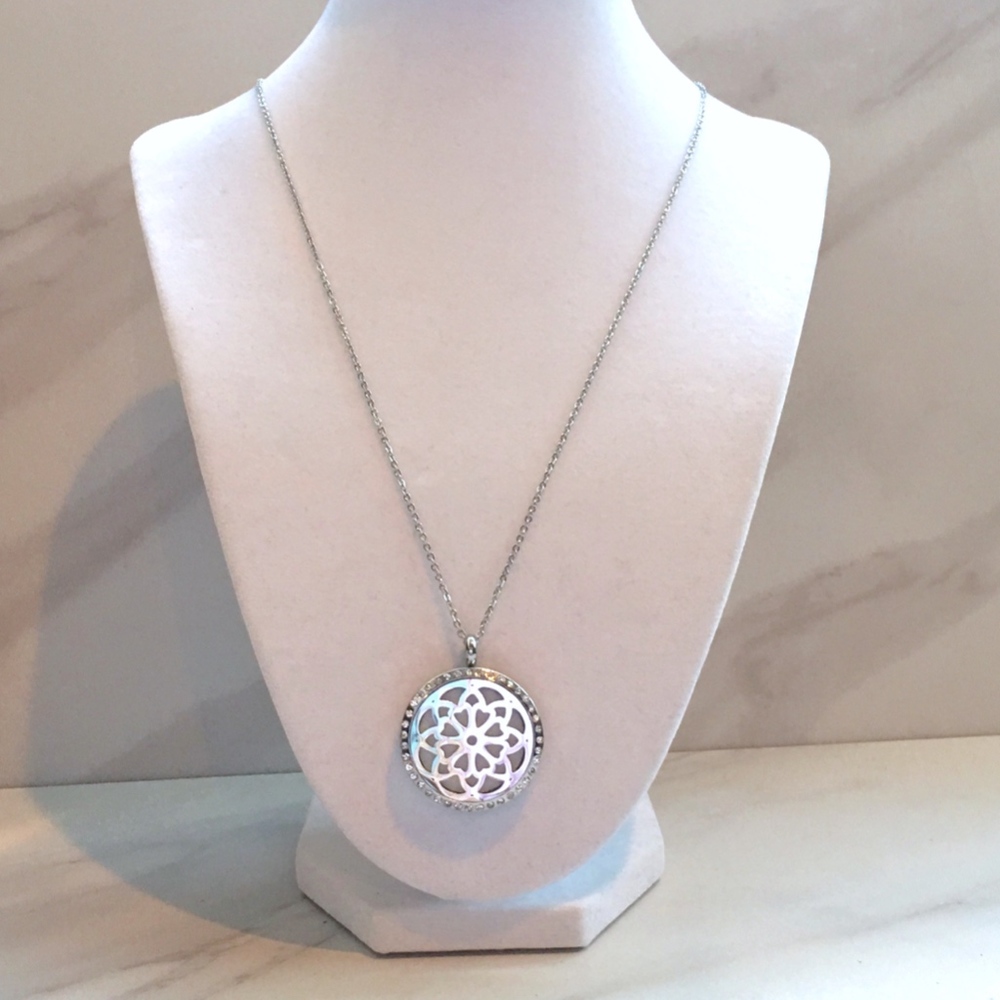 Flower Aromatherapy Pendant Silver Necklace
